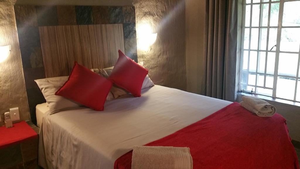 Kwambali Riverside Lodge Hazyview Luaran gambar